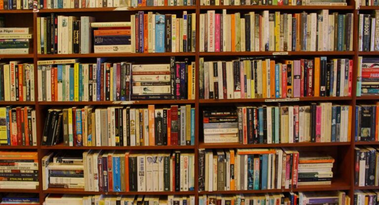10 Leadership Books Every Manager Should Read