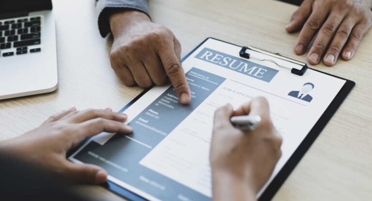 15 Best AI Resume Builders for Job Seekers