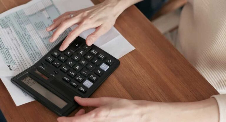 Best Practices for Managing Credit and Avoiding Debt