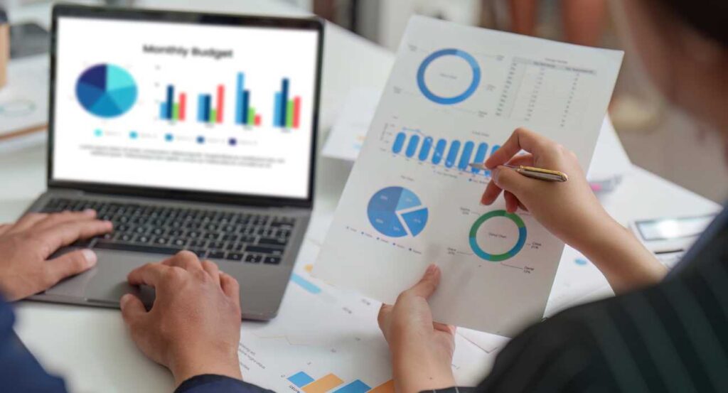 Computer Upgrade Planning with Budget and Performance Components